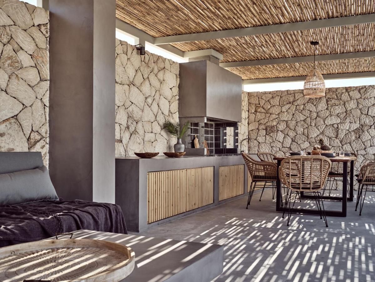 Noema Villa - Stylish Villa With Scenic Serenity, By Zantewize Sarakinadhon Bagian luar foto
