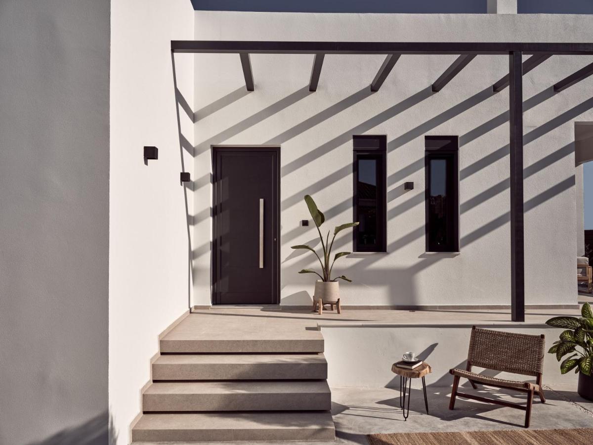 Noema Villa - Stylish Villa With Scenic Serenity, By Zantewize Sarakinadhon Bagian luar foto