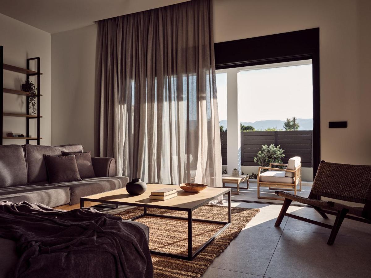 Noema Villa - Stylish Villa With Scenic Serenity, By Zantewize Sarakinadhon Bagian luar foto