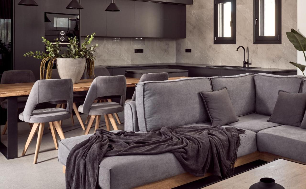 Noema Villa - Stylish Villa With Scenic Serenity, By Zantewize Sarakinadhon Bagian luar foto